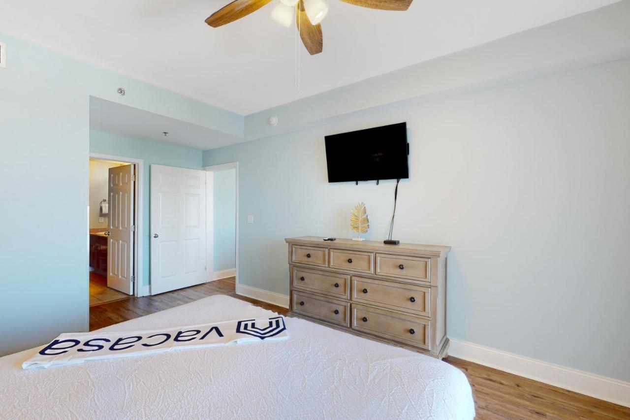 Laketown Wharf 1038