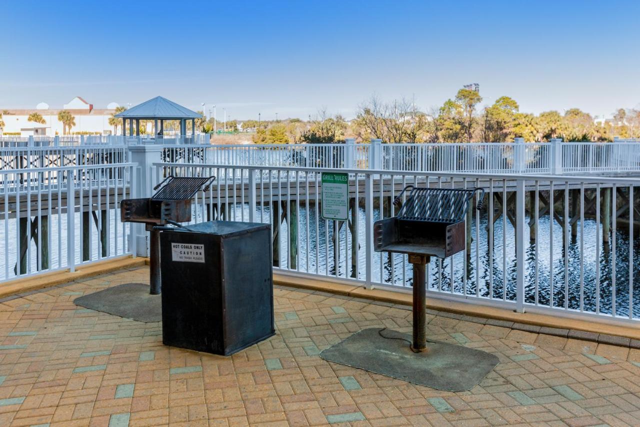 Apartment Laketown Wharf 1038 *